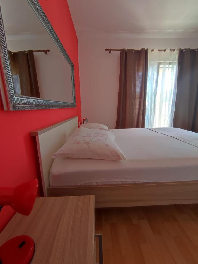 Apartments Laus Zavalatica Luaran gambar