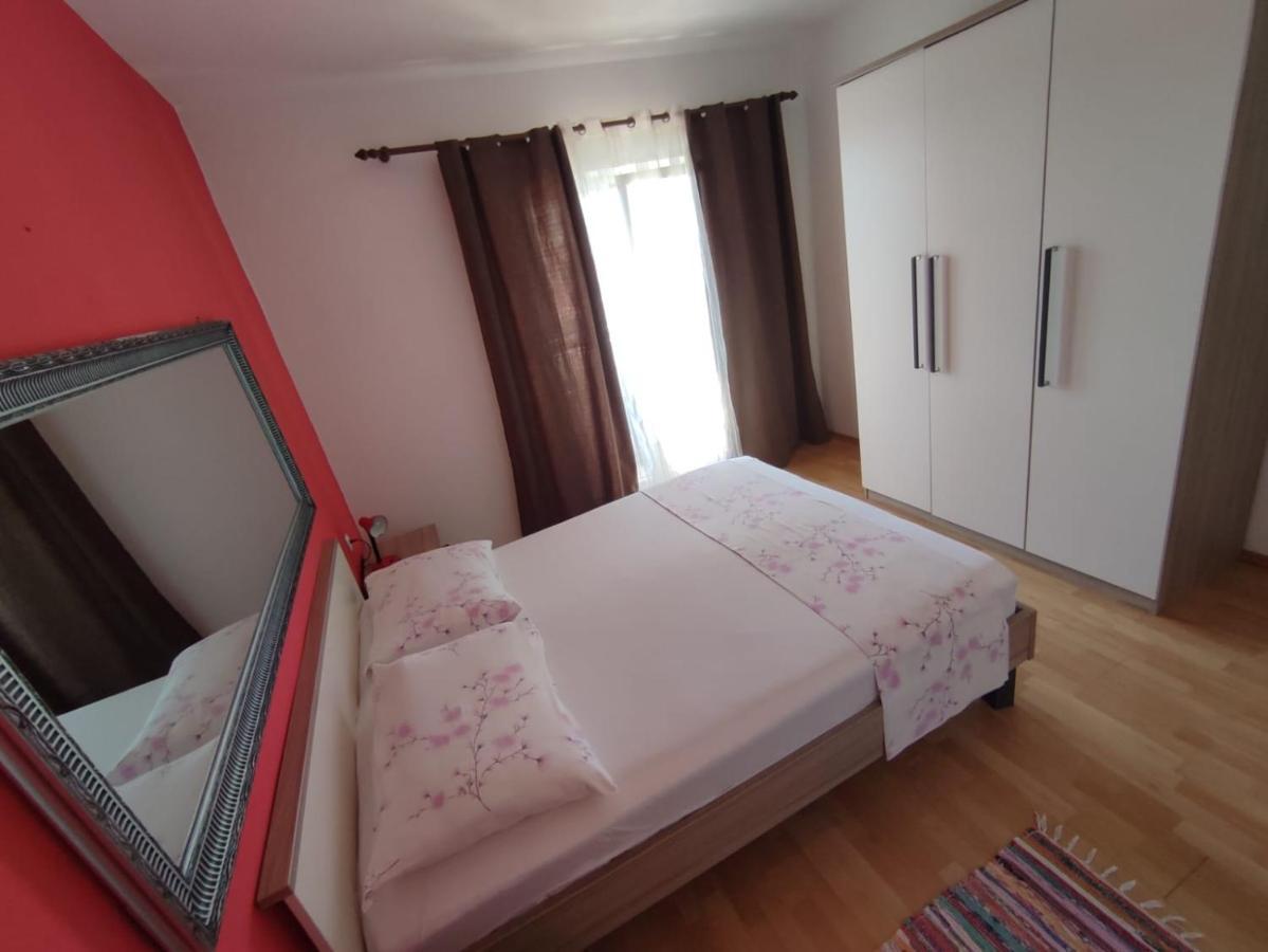 Apartments Laus Zavalatica Luaran gambar