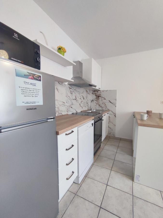 Apartments Laus Zavalatica Luaran gambar