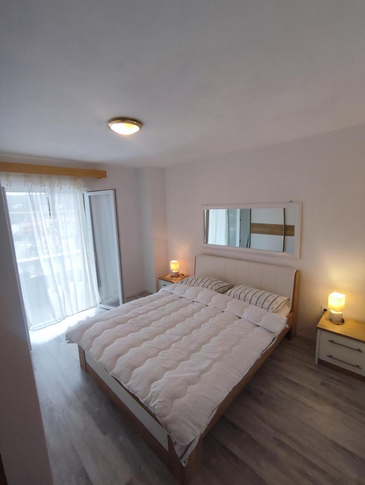 Apartments Laus Zavalatica Luaran gambar