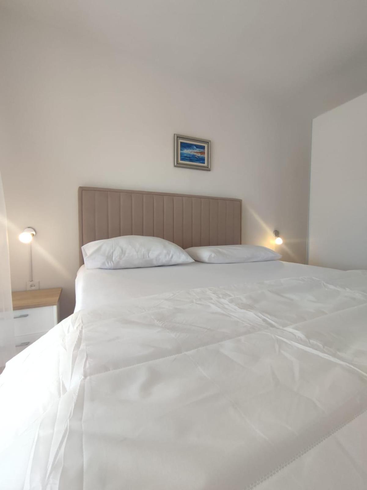 Apartments Laus Zavalatica Luaran gambar
