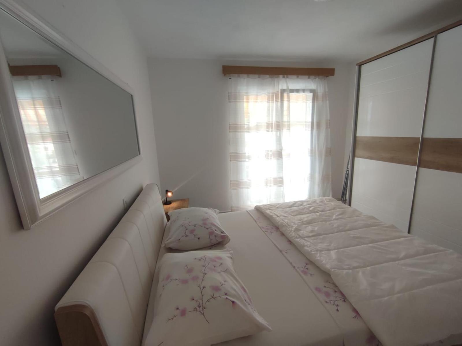 Apartments Laus Zavalatica Luaran gambar