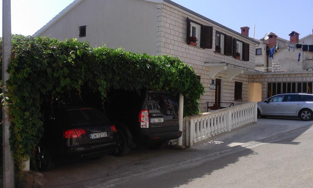 Apartments Laus Zavalatica Luaran gambar